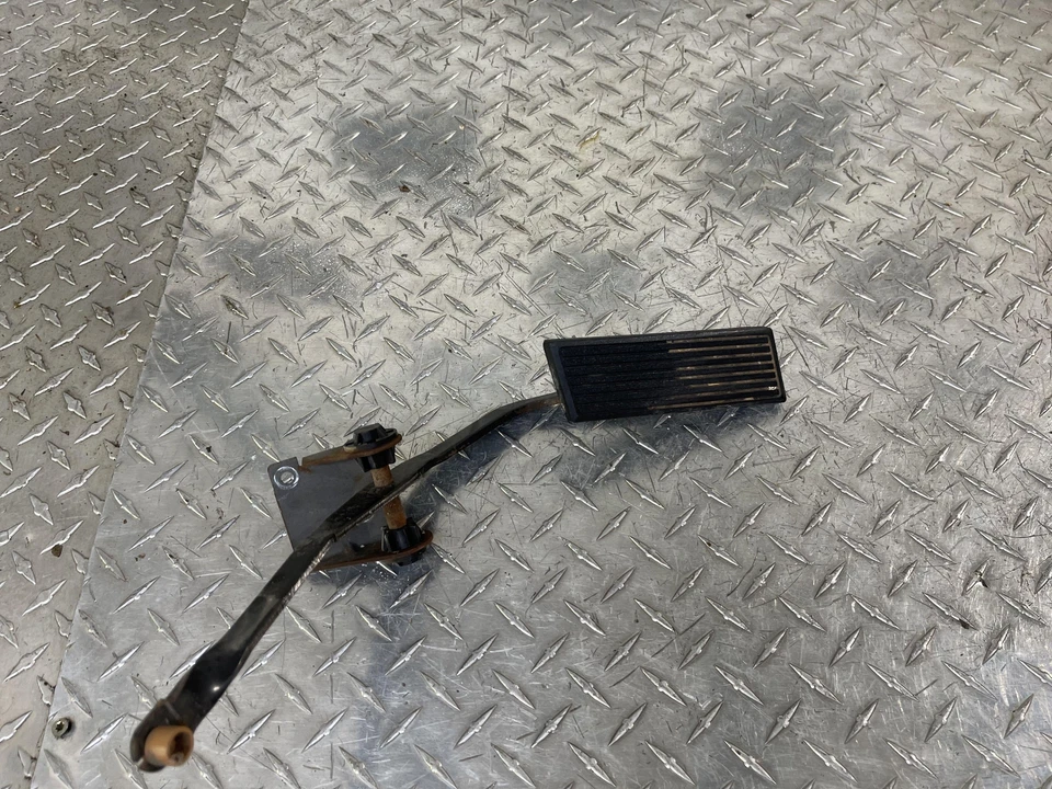 Pedal de gasolina Jeep TJ Wrangler 1997 1998 1999 2000 2001 2002 2003 2004 2005  Foto 1 de 4