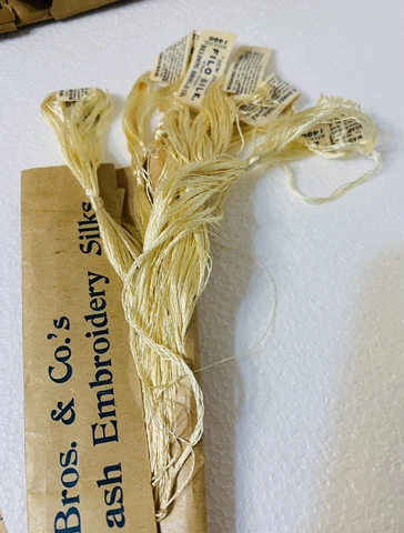 Antique Belding Bros FILO FLOSS Embroidery Floss - Shade 1496 - ONE SINGLE SKEIN Cover