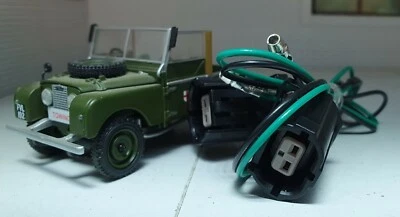 Land Rover Defender Sidelight Indicator Bulb Mount Connection Plugs x2 STC1188 - Image 1 of 4