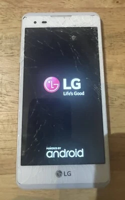 Teléfono móvil LG Tribute™ HD | Boost LS676 16 GB pantalla agrietada Foto 1 de 4