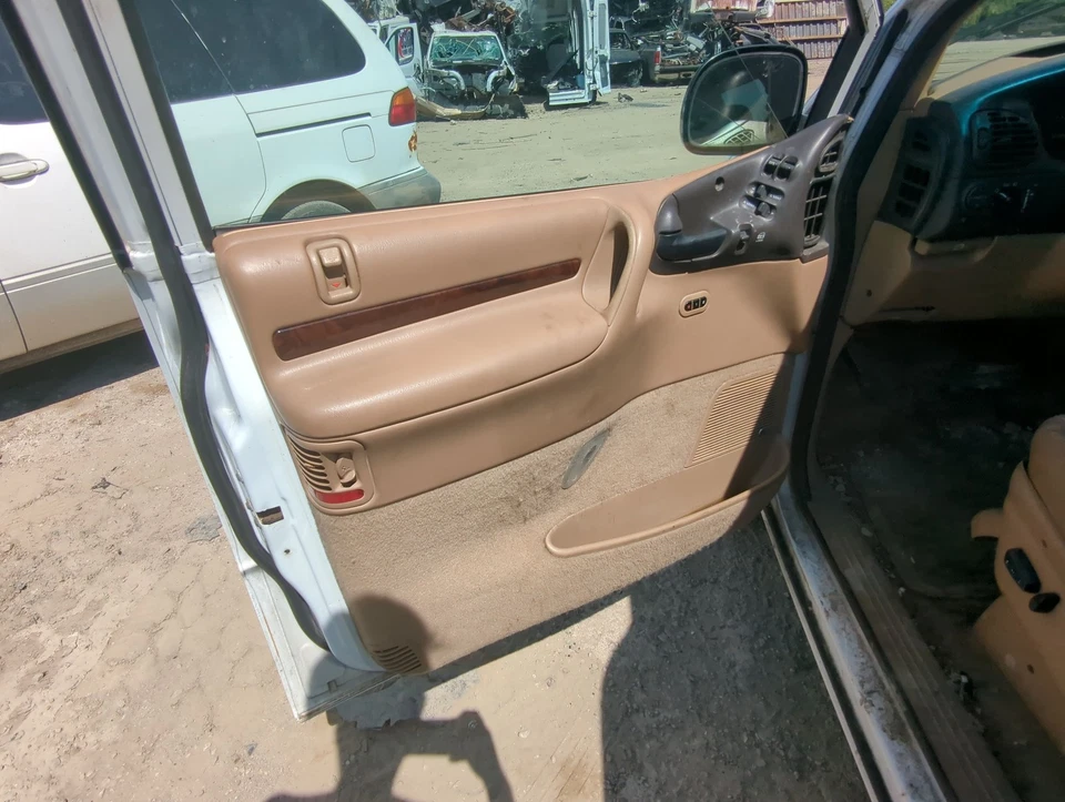 Chrysler Town & Country 1996 panel interior del conductor delantero izquierdo moldura GCRJR Foto 1 de 1