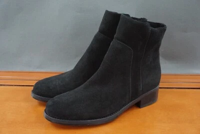 Zapatos para mujer La Canadienne Sydney 9 botín al tobillo de gamuza negro con cremallera Foto 1 de 4