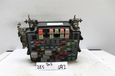 1517711701  Chevrolet Silverado 1500  2003-2006 Fuse Box Relay Module 2E5 692 B5 - Image 1 of 4