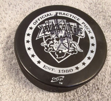 Hockey Puck Des Moines Buccaneers Autographed By ??  Memorabilia Signed Preowned