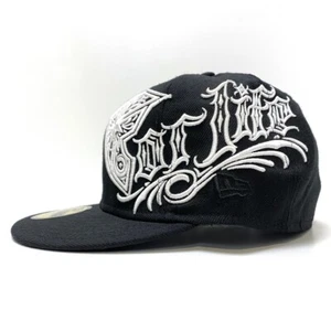 CAPPELLO ADERENTE FAMOUS STARS & STRAPS FOR LIFE NERO NEW ERA (7 3/8) - Foto 1 di 4
