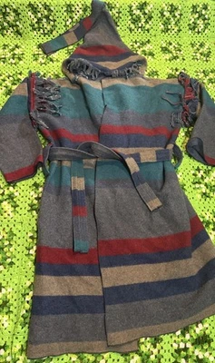 Chaqueta de abrigo vintage con flecos Capote hecha a mano con capucha de gran tamaño con cinturón como está Foto 1 de 4
