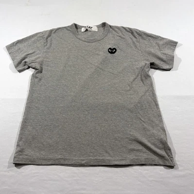 Camiseta Commes Des Garcon Play Top Gris Negra Corazón Apilado Camiseta Japón Crew Talla XL Foto 1 de 4