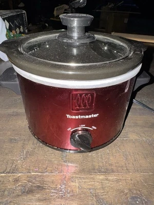 Toastmaster TM-151SCRD 1.5 QT Slow Cooker - Red Preowned  - Image 1 of 2