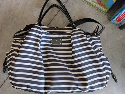 KATE SPADE STEVIE Lujo Grande Blanco y Negro Rayas Nylon Bolsa de Pañales Viaje Foto 1 de 4