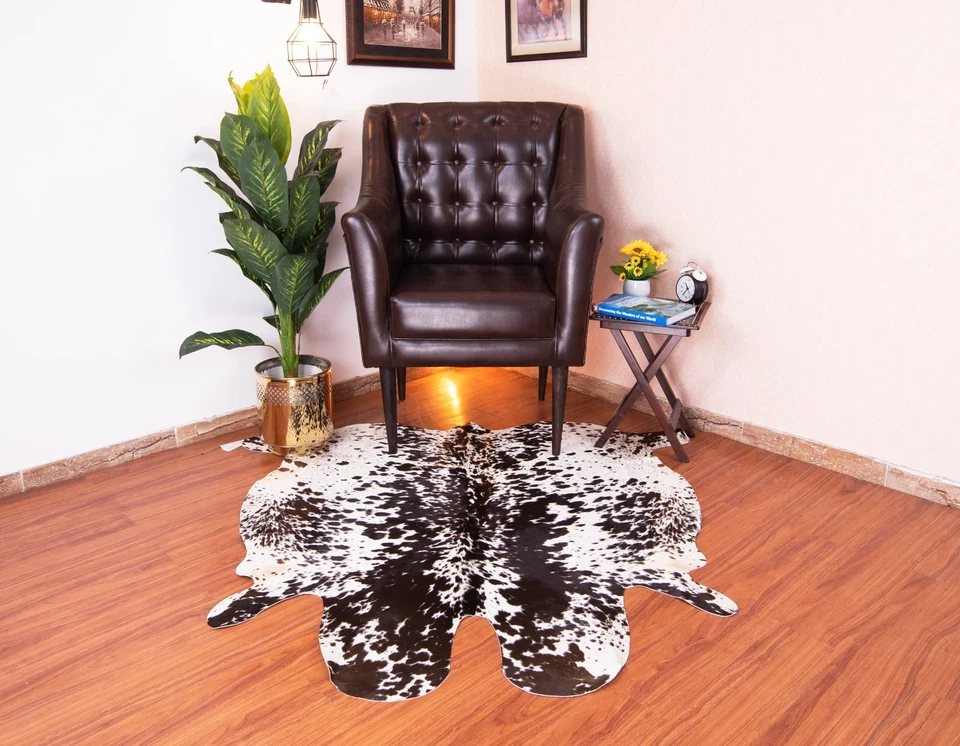 Alfombra de cuero de vaca marrón blanco 5x5 pies piel de vaca manchada pelo natural sobre alfombra de cuero Foto 1 de 4