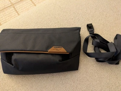 PEAK DESIGN Field Pouch V2 Camera Bag Organizer Midnight Blue Adjustable Strap - Image 1 of 4