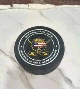 Nashville Fire Department Hockey Game Puck Club NFD gioco ufficiale - Foto 1 di 2