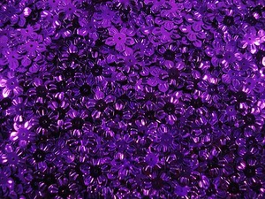 Sequins Flowers 13mm Metallic Purple 125g Bulk DIY Crafts Sewing - Foto 1 di 2