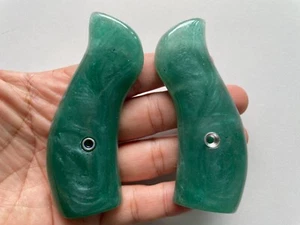 Empuñadura de resina color jade para cuadro pequeño Taurus M85 605 850 851 905 941,38 especial - Imagen 1 de 9