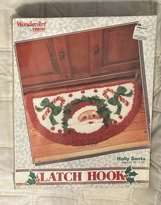 De colección NUEVO SELLADO Wonder Art Holly Santa Pestillo Gancho 33 X 16 Alfombra Kit 4577 ¡DIVERTIDO!! - Imagen 1 de 6