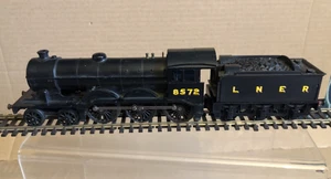 Triang R150 OO Gauge LNER 4-6-0 Class B12 8572 Wartime Black - Picture 1 of 15