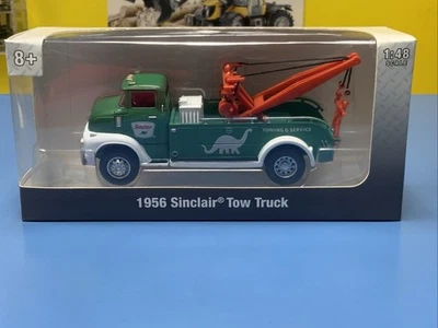 MENARD’S GOLD  LINE  COLLECTION  1956 SINCLAIR TOW TRUCK 1:48 SCALE NEW - Image 1 of 4
