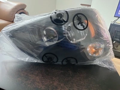 Luz principal Freightliner Cascade 2016 a 2018  Foto 1 de 4