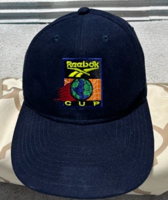 Reebok Raro Vintage Copa de Fútbol Deporte Snapback Sombrero Nuevo de Lote Antiguo Internacional Azul Fútbol Foto 1 de 4