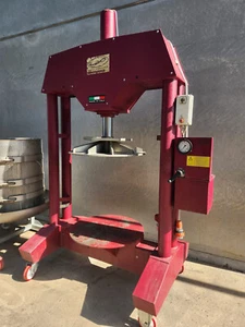 CEP SIRIO 80 X Vertical Wine Press - Picture 1 of 7