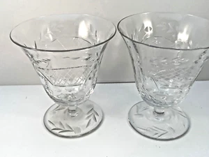 Elegant Glass Parfait Small Footed Etched Hash Lines Vintage 3.5" tall Set of 2 - Picture 1 of 6