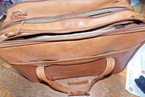 Borsa messenger Hartmann in pelle espandibile + serrature - chiave - Foto 1 di 11