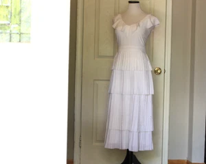 BANANA REPUBLIC BEAUTIFUL RARE WHITE LINED MIDI DRESS SZ 0 MINT - Picture 1 of 11