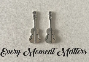 10 x Colgante Dije GUITARRA INSTRUMENTO MUSICAL PLATA TIBETANA 26x10mm - Imagen 1 de 4
