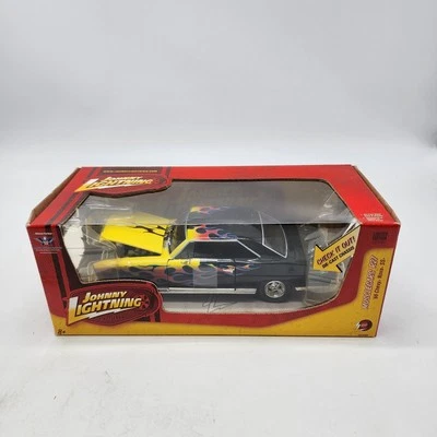 Johnny Lightning 1966 雪佛兰 NOVA SS 黑色 带火焰 1/24 R27 罕见发货 阅读 — 第 1/4 张图片