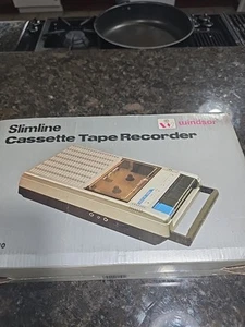 Grabadora de casete Windsor 2410 nueva caja abierta falta cable de CA - Imagen 1 de 6