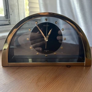 VINTAGE SEIKO QQZ137G HALF MOON GOLD BLACK DESK/MANTLE CLOCK WORKING - Picture 1 of 5