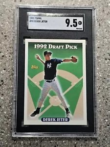 1993 Topps Derek Jeter Rookie Card RC #98 SGC 9.5 New York Yankees - Picture 1 of 2