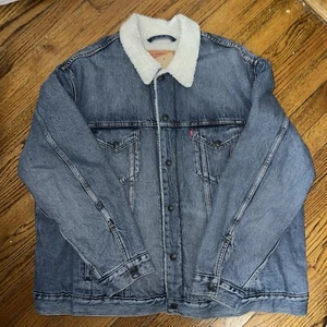Levi's Vintage Fit Sherpa Trucker Jacket Blue Size: Extra Extra Large - Picture 1 of 3