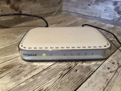 Router NETGEAR RP614 (V3) 100 Mbps 4-Port 100 Mbps Verkabelt - Bild 1 von 4