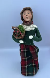 Byers Choice 2004 Traditional Woman with Basket of Pine Branches Pinecones - Picture 1 of 5