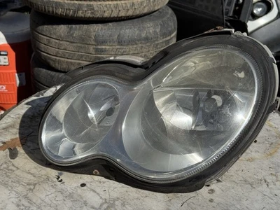 Mercedes Benz W203 OEM Left Headlight Assembly C300 C230 Signal Light C320 C280 - Image 1 of 4