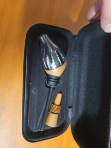 Kaninchen wirbelnder Weinbelüfter im Eva-Etui mit Reißverschluss Champagner Metrokane - Bild 1 von 3