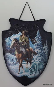 Pfeilspitze Wandbehang Mutig Reiten auf einem Pferd Plakette mit Wölfen Schnee Bild - Bild 1 von 5