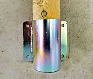 Staffa a muro per pali tondi Ø 8 e 10 cm per fissaggio a sospensione  - Bild 1 von 7