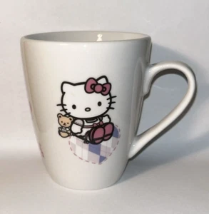 TAZA HELLO KITTY SANRIO 2010 - Imagen 1 de 2