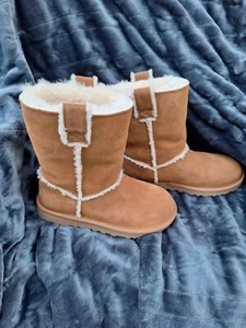 Nuevas Botas UGG Clásicas Cortas de Costura Gamuza Piel de Oveja Castaño Talla 5 - Imagen 1 de 5