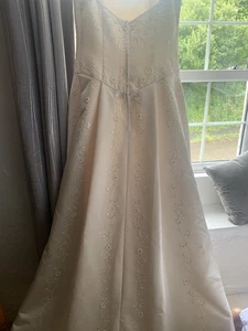 Wedding gown Size 14/16 Champagne/Ivory Satin - Picture 1 of 11