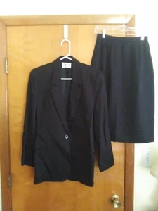 Gianni Sport Black Skirt Suit Size 6 - 100% Rayon Fabric Fully Lined Suit - Picture 1 of 2