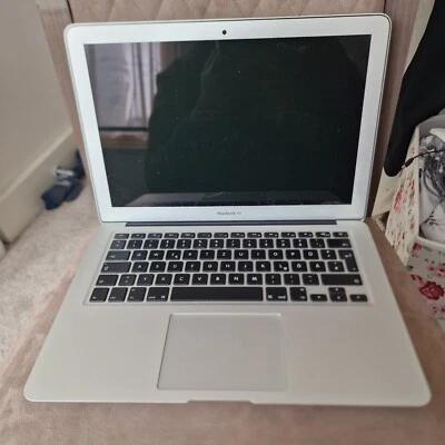MacBook Pro (Retina, 15-inch, Mid 2015) - *NO POWER* - Image 1 of 4