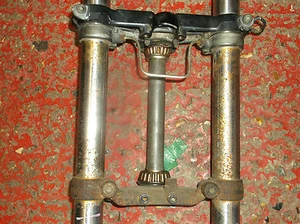 YUKES HORQUILLA HONDA VF700F. LEER LA DESCRIPCIÓN - Imagen 1 de 1