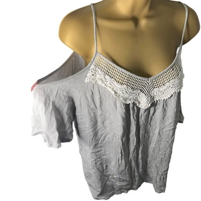 Charlotte Russe Cold Shoulder Blouse Crochet Trim Gray Juniors 2X - Image 1 of 4