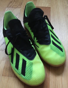 adidas: leuchtend neongelbe Hallen Fußballschuhe Kinder Größe 36 2/3 (UK 4) - Bild 1 von 6