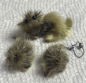 Vintage Alaska Souvenir Fur Seal Animal Earrings And Pin Set Weird Unusual Gift - Picture 1 of 9