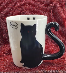 Taza de café Chasing Lola Meow Paw Print gato negro con mango de cola 2018 (ST1) - Imagen 1 de 11