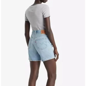 Pantaloncini corti jeans Levi's 501 mezza coscia lavaggio leggero 33 - Foto 1 di 11